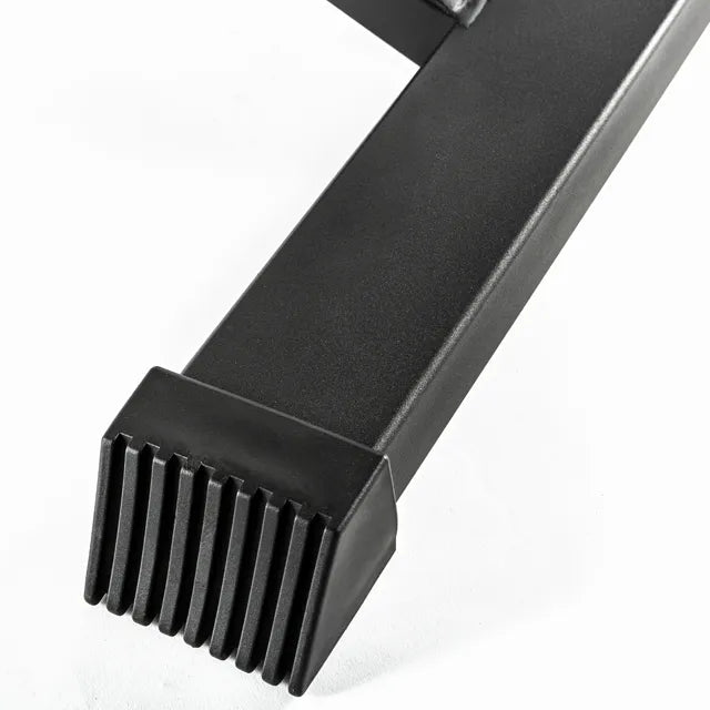 mit gummierten Standfüßen, extra rutschsicher und bodenschonend