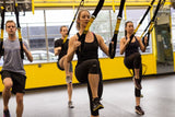 TRX® Schlingentrainer Studioversion 4.0 Einsatz im Kursraum eines Fitness Clubs