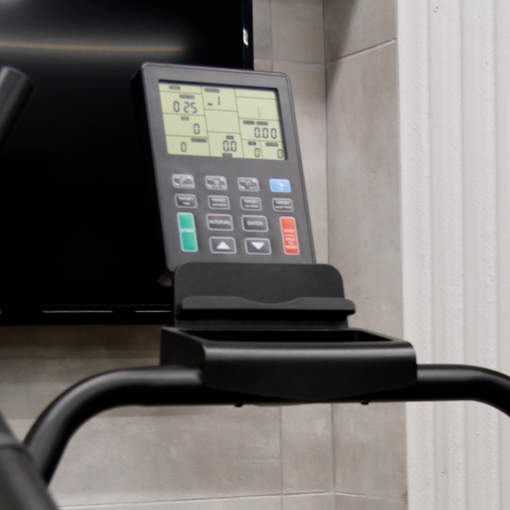 Curved Laufband - BH Fitness Display