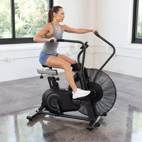 Training mit dem Air Bike Vision Fitness AB700
